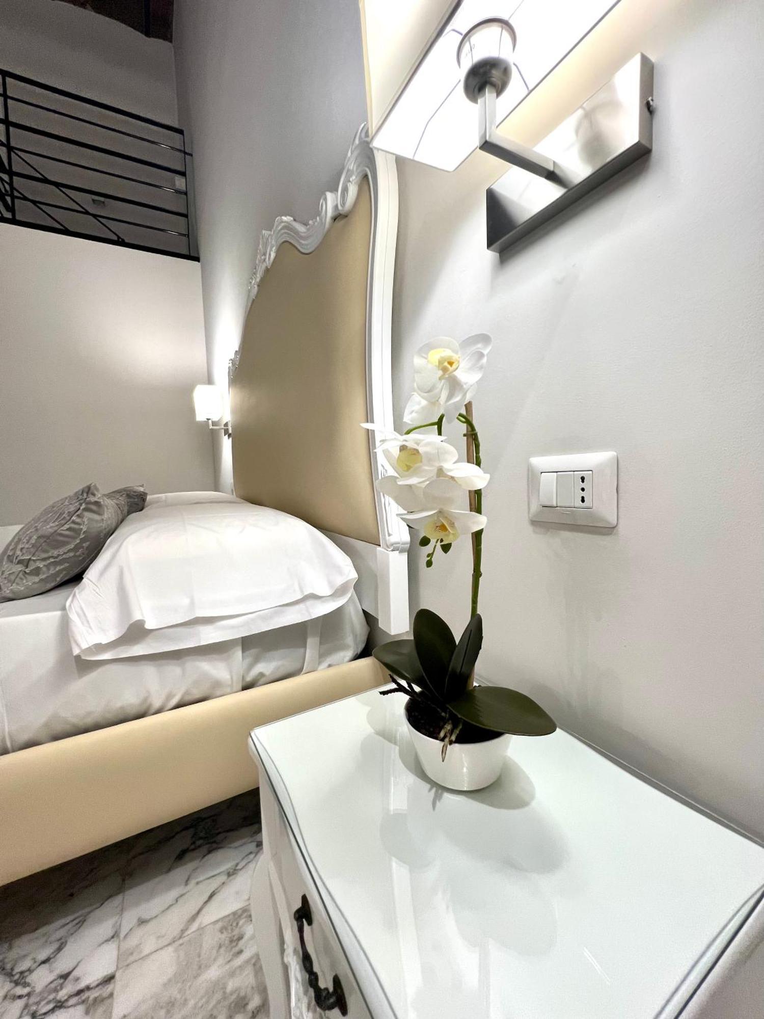 Miluar Luxury B&B - Vanvitelli Naples Exterior photo