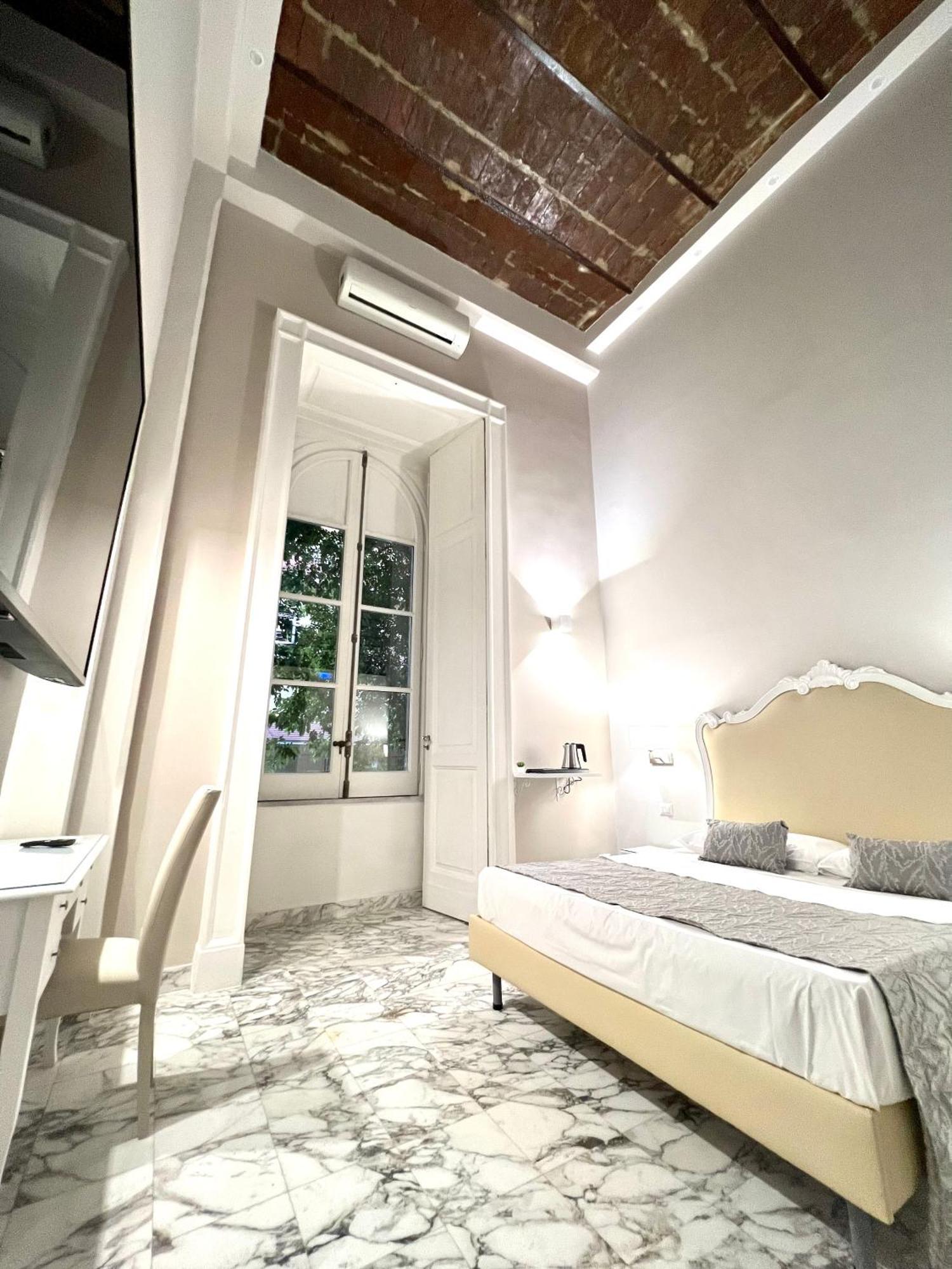 Miluar Luxury B&B - Vanvitelli Naples Exterior photo